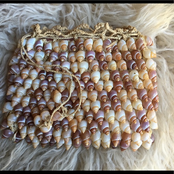 Shell Drawstring/clutch Purse - Picture 5 of 8